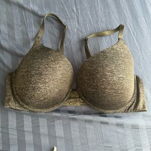 38C Victoria’s Secret Perfect Shape Bra in Black